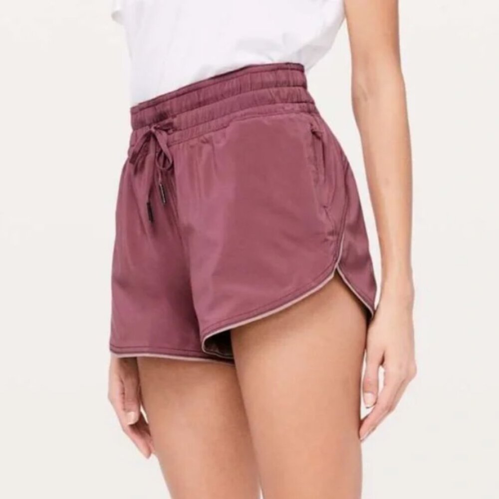 EUC Lululemon Choose A Side Reversible Shorts - 3” inseam - Size 6